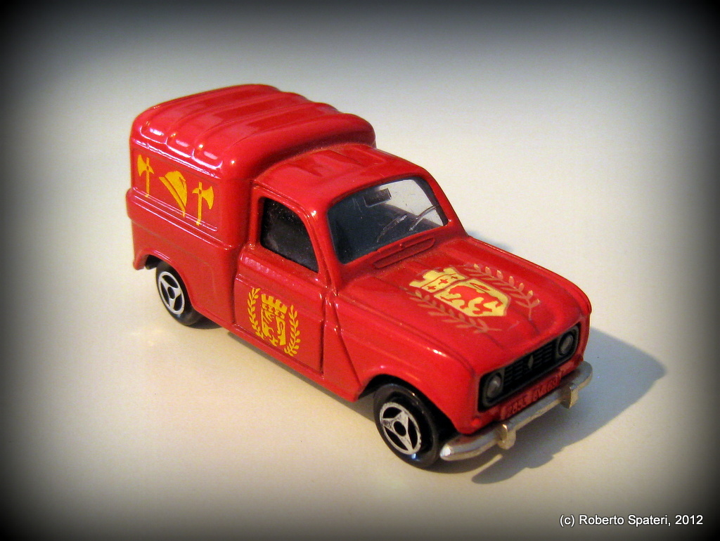 Majorette Renault 4L (n.230-B)